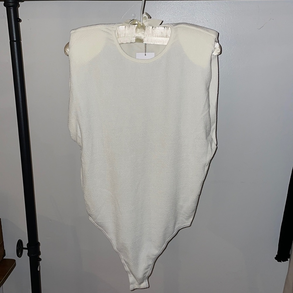 NWT DANIELLE BERNSTEIN ivory shoulder pad bodysuit